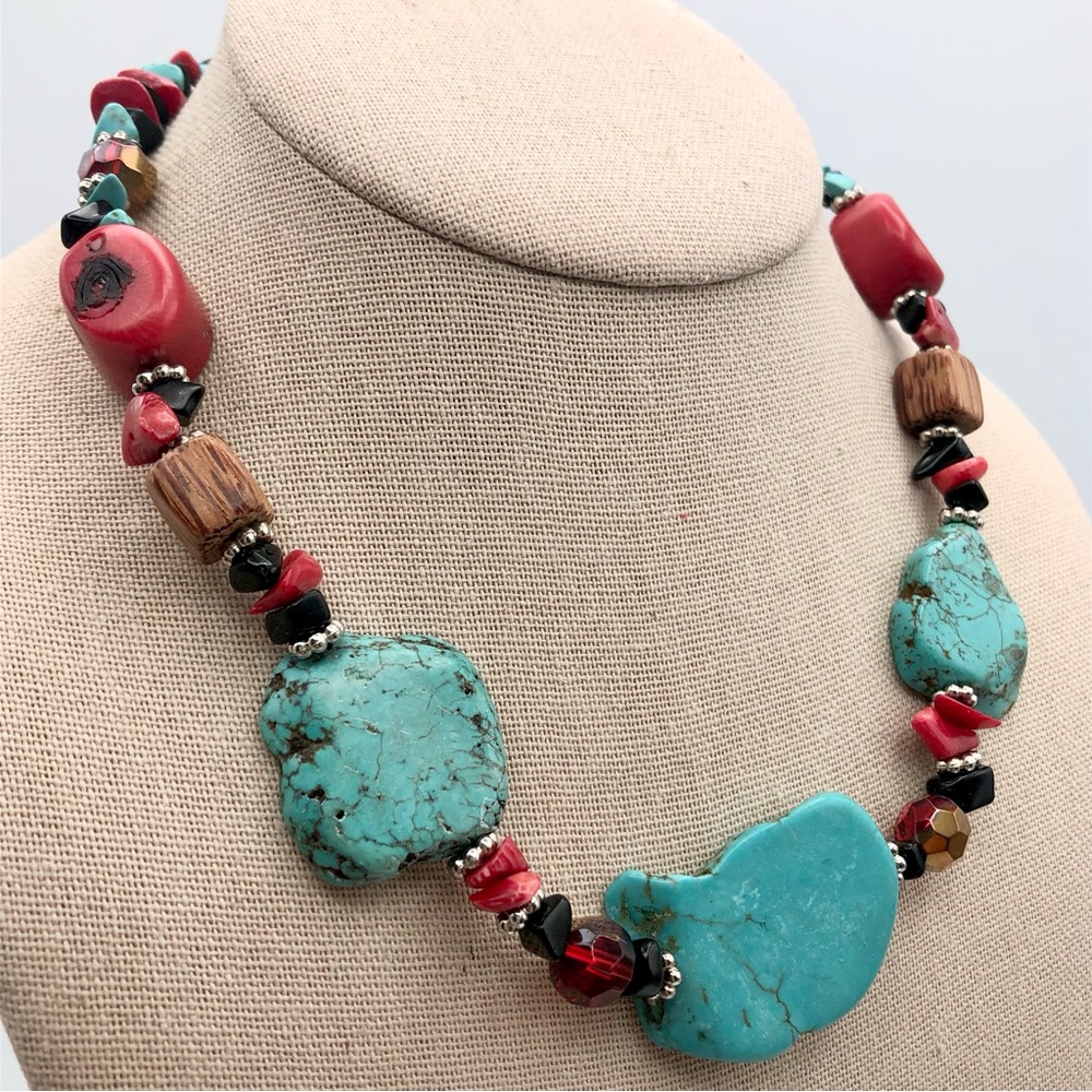 Southwestern Faux Turquoise Faux Bamboo Coral Stone Chip Collar Necklace 17” - Picture 4 of 17